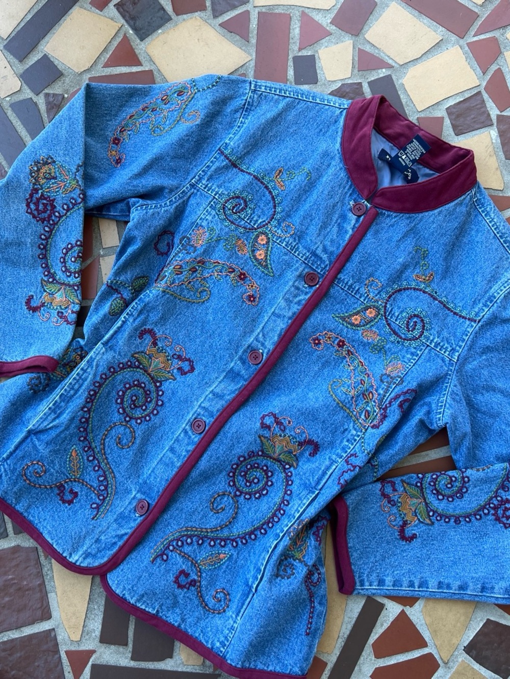 Vintage Granny Core Denim&Co Blue Embroidered Denim Jacket with Burgundy Trim - Picture 2 of 6